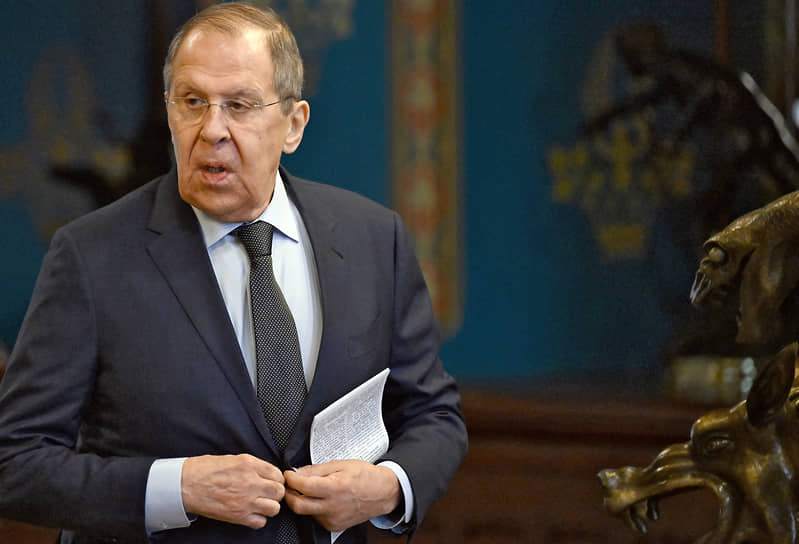 Сергей Лавров приземлился в Анкаре sergej lavrov prizemlilsya v ankare-dmvv-ru-174035034600-0