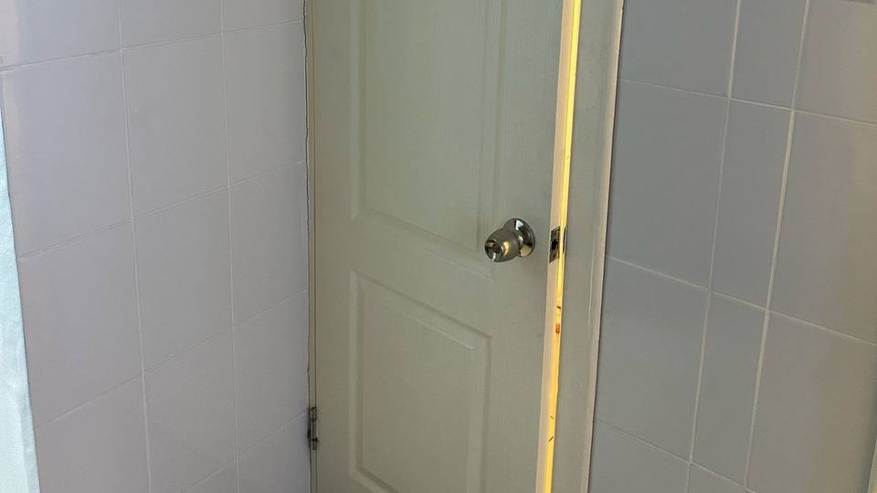 Студентка оставила младенца в мусорном ведре после родов в туалете общежития studentka ostavila mladencza v musornom vedre posle rodov v tualete obshhezhitiya-dmvv-ru-174053105200-0