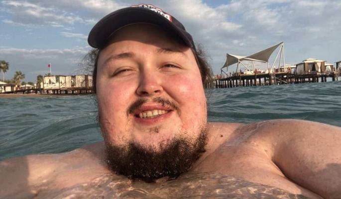 Сын Никаса Сафронова вдохновил публику ярким преображением syn nikasa safronova vdohnovil publiku yarkim preobrazheniem-dmvv-ru-174076290500-0