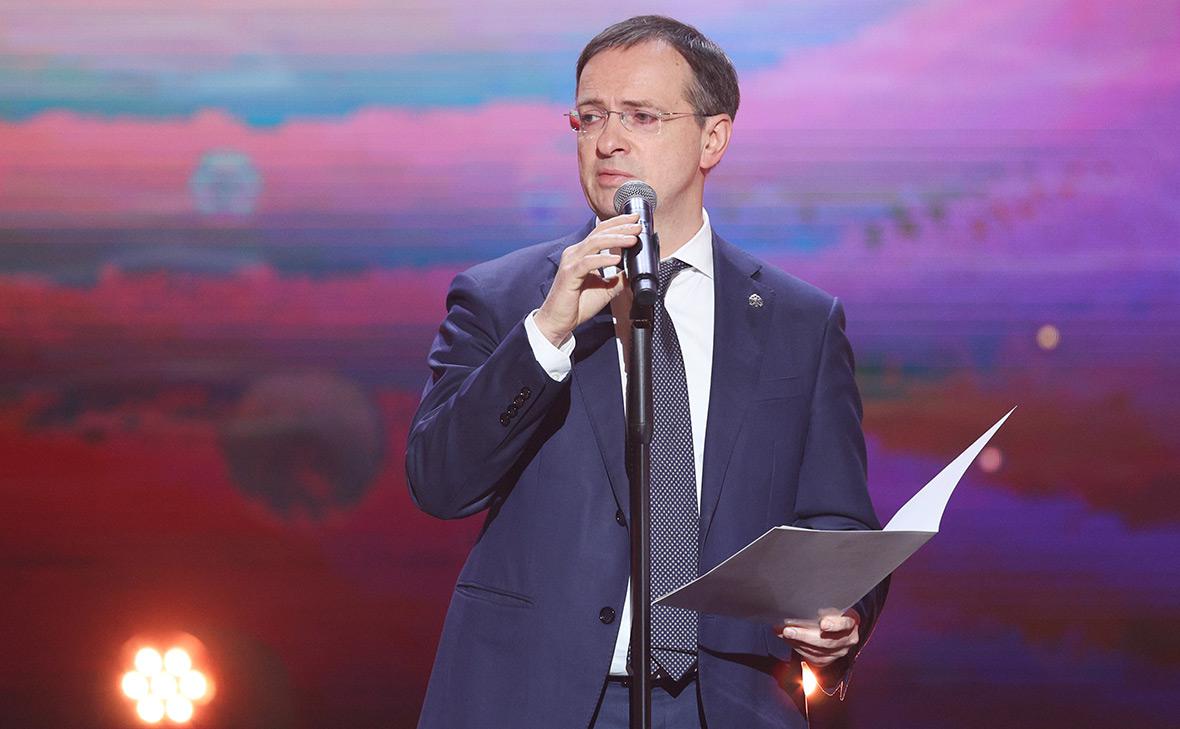 Владимир Мединский стал новым главой Союза писателей России vladimir medinskij stal novym glavoj soyuza pisatelej rossii-dmvv-ru-174069743900-0