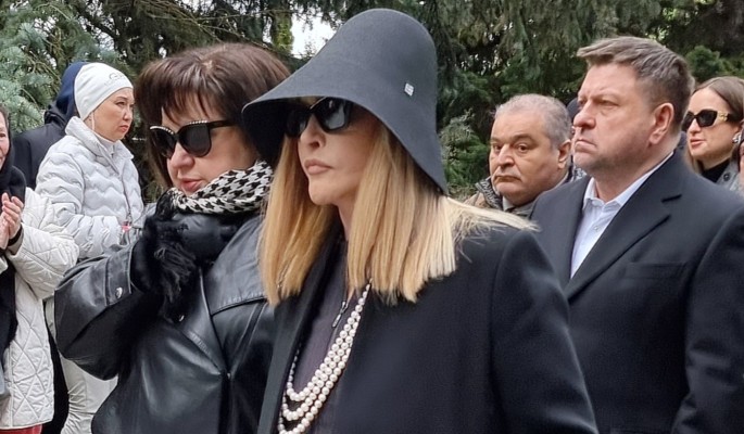 Звездная замена Аллы Пугачевой собирает миллионы на Рублевке zvezdnaya zamena ally pugachevoj sobiraet milliony na rublevke-dmvv-ru-174051852300-0