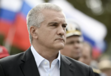 Аксёнов обвинил вандалов в осквернении могил героев СВО и военкора aksyonov obvinil vandalov v oskvernenii mogil geroev svo i voenkora-dmvv-ru-174341362500-0