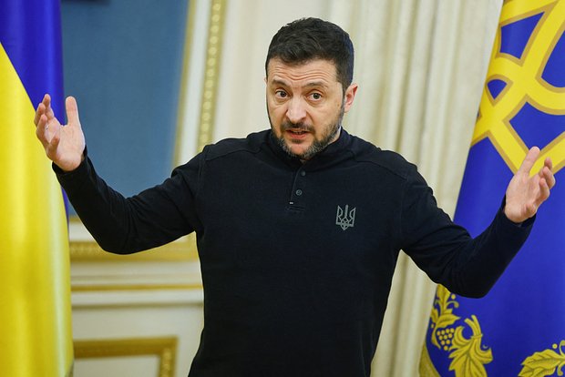 Экс-стратег Трампа обвинил Зеленского в «политическом самоуничтожении» eksstrateg trampa obvinil zelenskogo v politicheskom samounichtozhenii-dmvv-ru-174089756700-0