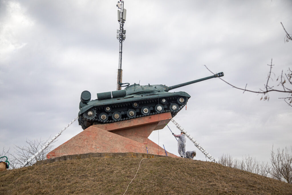 В ДНР доставлены жизненно необходимые грузы для бойцов: Свердловский депутат Алексей Вихарев