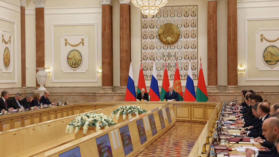 Лукашенко ратифицировал договор с Россией о гарантиях безопасности lukashenko ratificziroval dogovor s rossiej o garantiyah bezopasnosti-dmvv-ru-174113041700-0