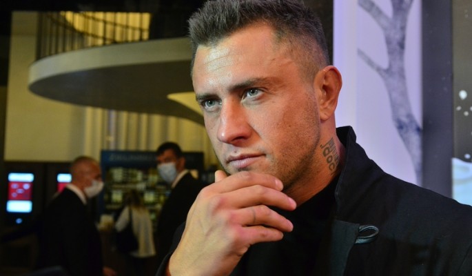 "Я как никогда спокоен": Молодая жена Прилучного утерла нос Муцениеце