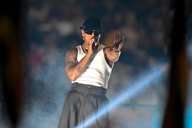 Ни-Йо из США открывает новую страницу в личной жизни с четырьмя спутницами-0