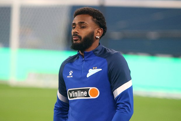 Посольство Бразилии поддержало футболиста «Зенита» после инцидента с удалением posolstvo brazilii podderzhalo futbolista zenita posle inczidenta s udaleniem-dmvv-ru-174163415000-0