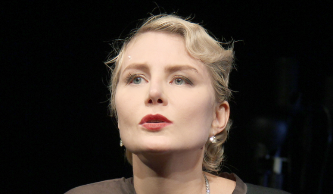 Рената Литвинова удивила поклонников неожиданным признанием о секрете фотосессии renata litvinova udivila poklonnikov neozhidannym priznaniem o sekrete fotosessii-dmvv-ru-174118010700-0