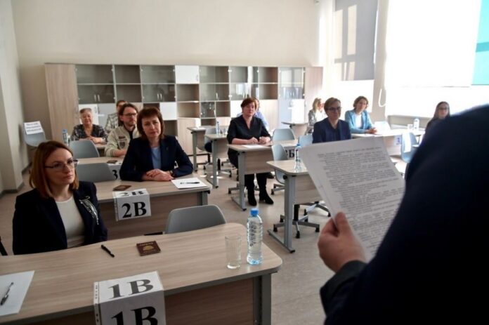 Родители Свердловской области успешно сдали пробный ЕГЭ по математике roditeli sverdlovskoj oblasti uspeshno sdali probnyj ege po matematike-dmvv-ru-174105854000-0