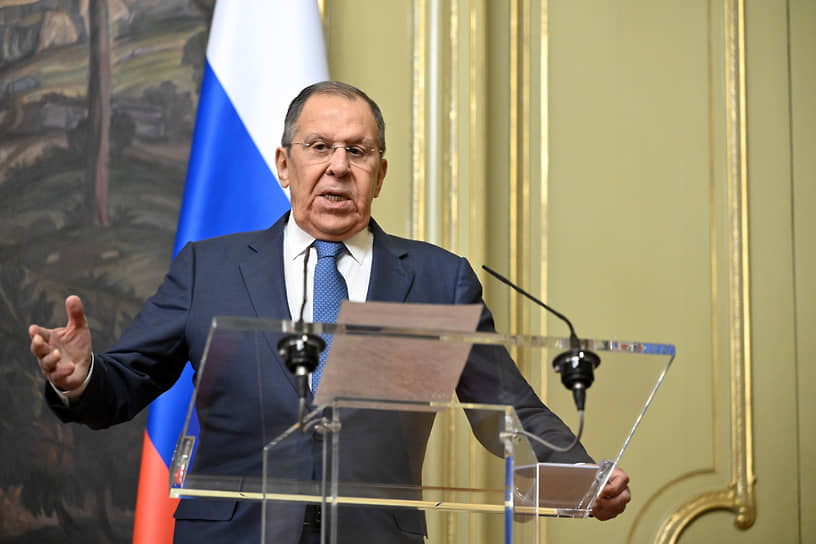   Россия жестко пресечет любые попытки НАТО разместить миротворцев на Украине  -0