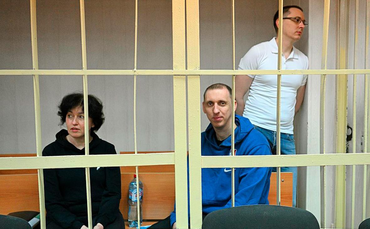 Евгения Россиева, Станислав Матюхин и Алексей Голубев (слева на право) (Глеб Щелкунов / «Коммерсантъ»)