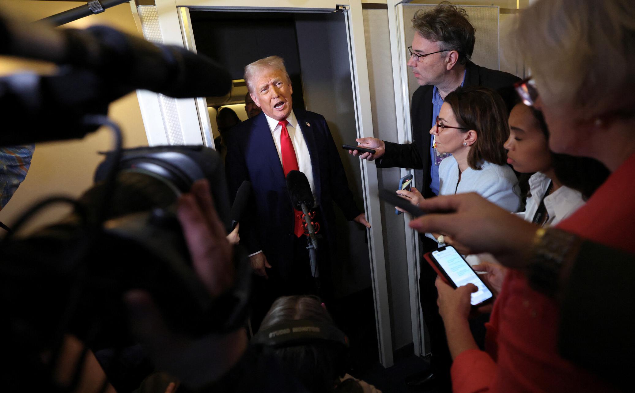 Дональд Трамп (Kevin Lamarque / Reuters)