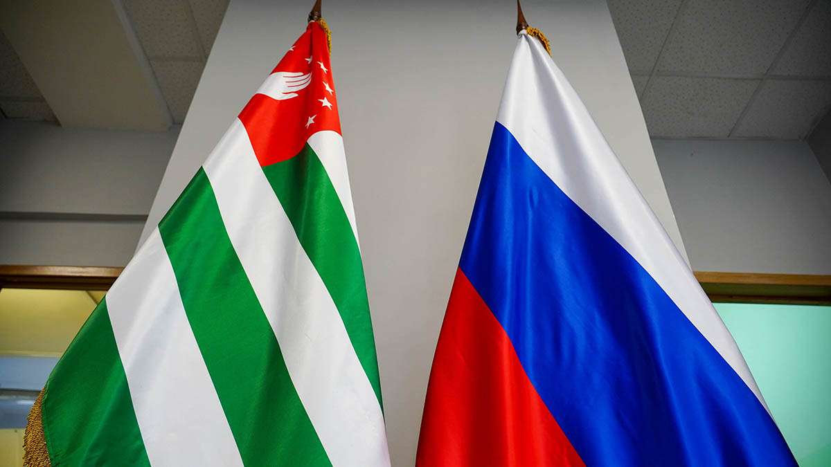 В Госдуме высказались о перспективах сотрудничества с Абхазией Презентация экстерриториального избирательного участка №4 для голосования граждан Республики Абхазия