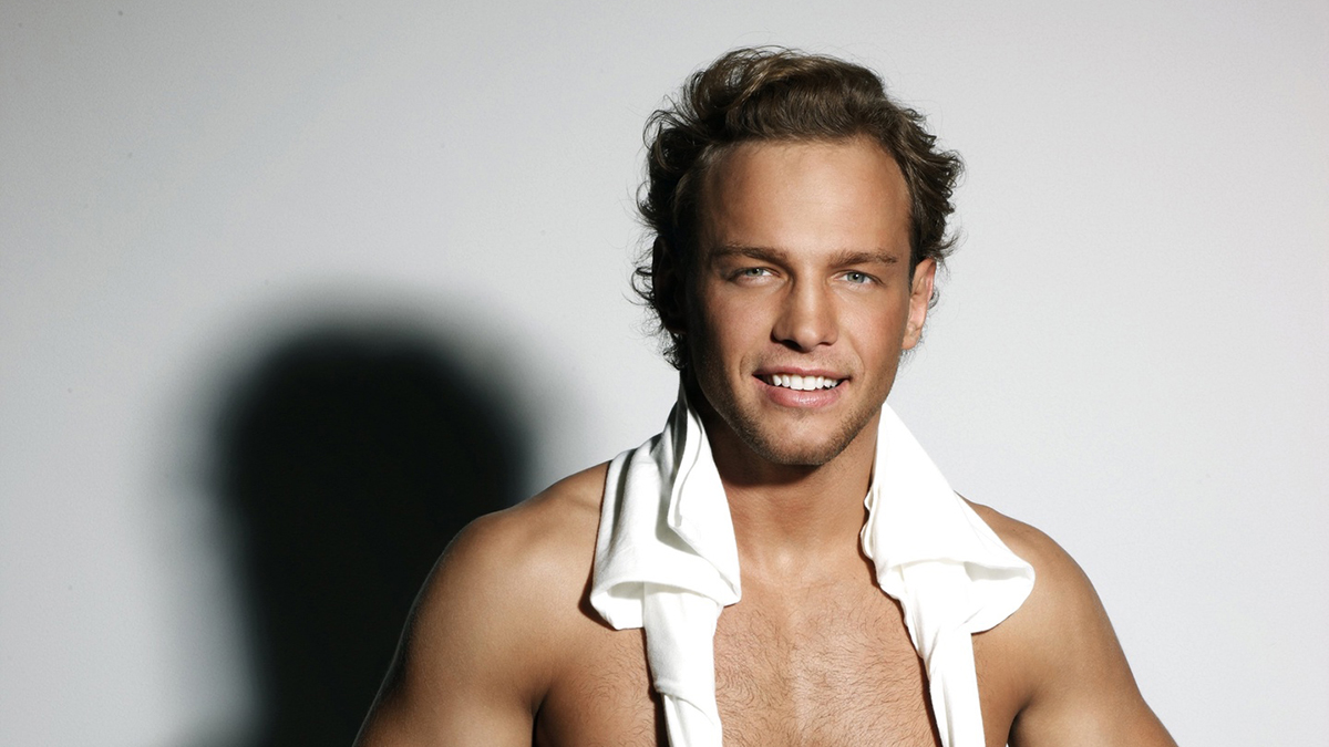 Победитель «Танцев со звездами» Леденев признал вину в хищении у «Калашникова»