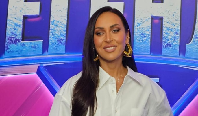 Алсу рассказала о жизни ставших взрослыми девушками дочерей