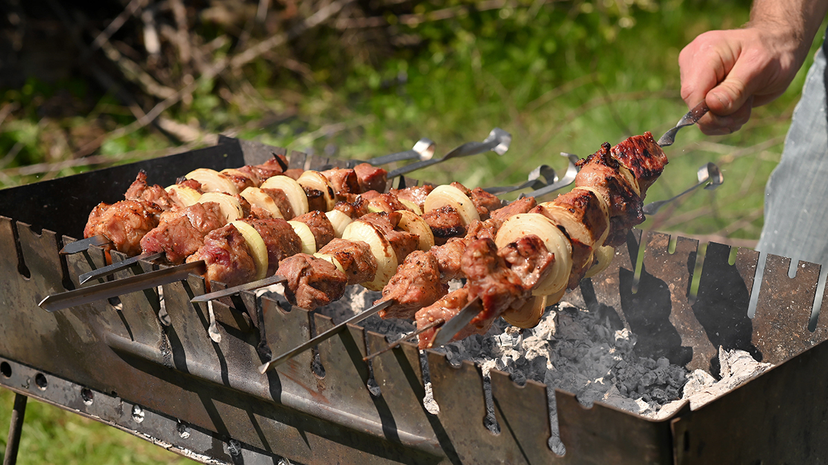 Можно ли сочетать шашлык и алкоголь