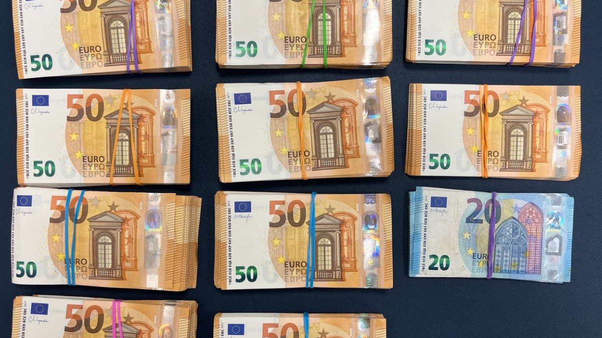 Французу грозит два года колонии за попытку нелегально провести в РФ 56 тысяч евро