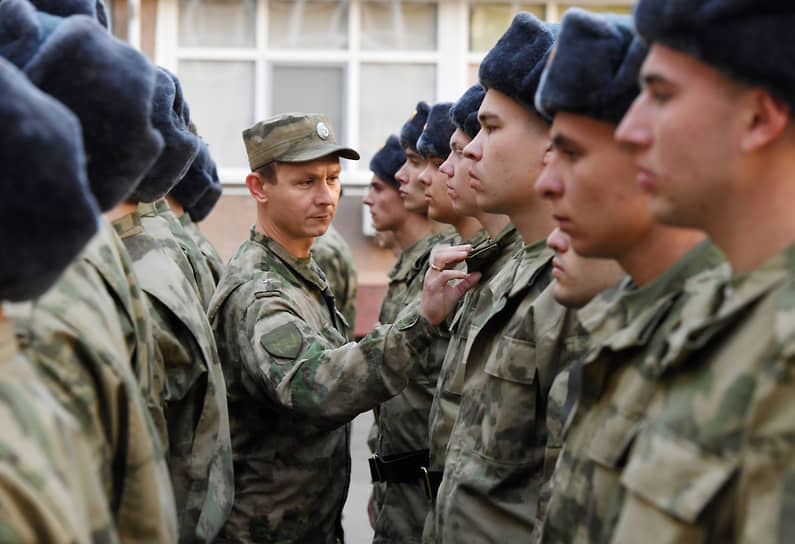 Госдума разрешит служить в ВС РФ лицам без гражданства-0