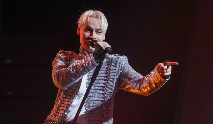 Певец SHAMAN отказался от связи с желающей внимания Ксенией Собчак