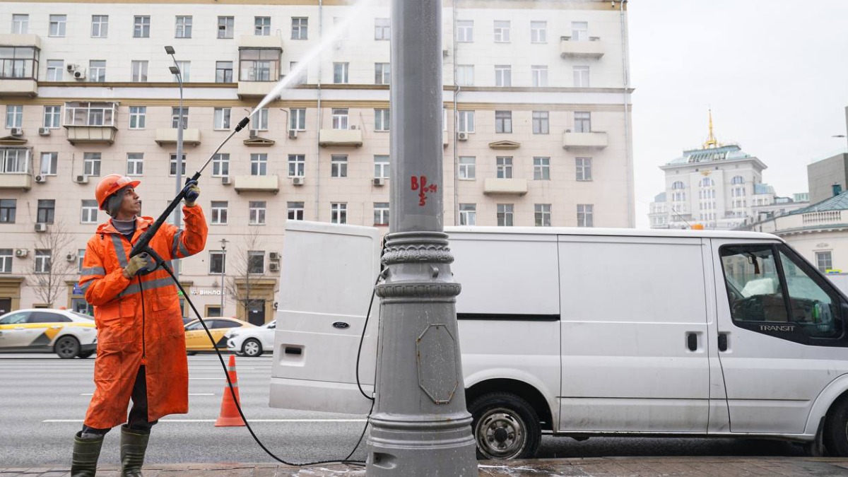 Около 640 тысяч элементов наружного освещения промоют и покрасят в рамках месячника по благоустройству
