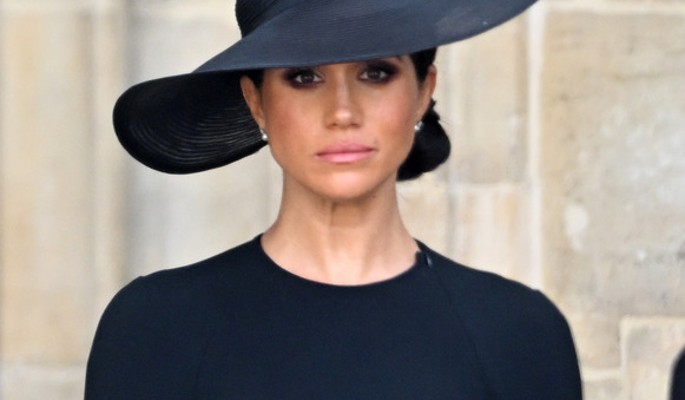 "Сумасшедшая": Принц Гарри отправил истеричную Маркл лечиться