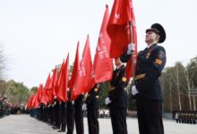 Наследники Степана Неустроева продолжают эстафету Знамя Победы в Свердловской области nasledniki stepana neustroeva prodolzhayut estafetu znamya pobedy v sverdlovskoj oblasti-dmvv-ru-174600621300-0