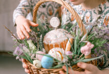 Пасхальная миссия - Хлебозаводы Москвы и СВО получили 12 000 куличей Russia,,Moscow,,04.09.2022.,Happy,Easter,Holiday,Time,In,Spring,Season.