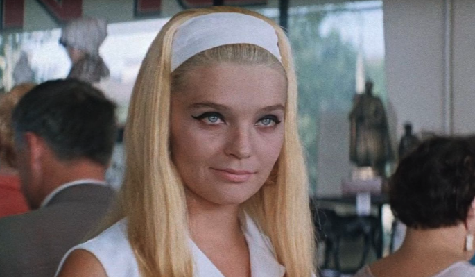 Светличную перед смертью обобрали до нитки мошенники