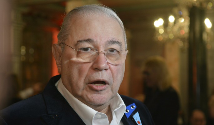 А как же Петросян? Молодая жена юмориста целует другого мужчину