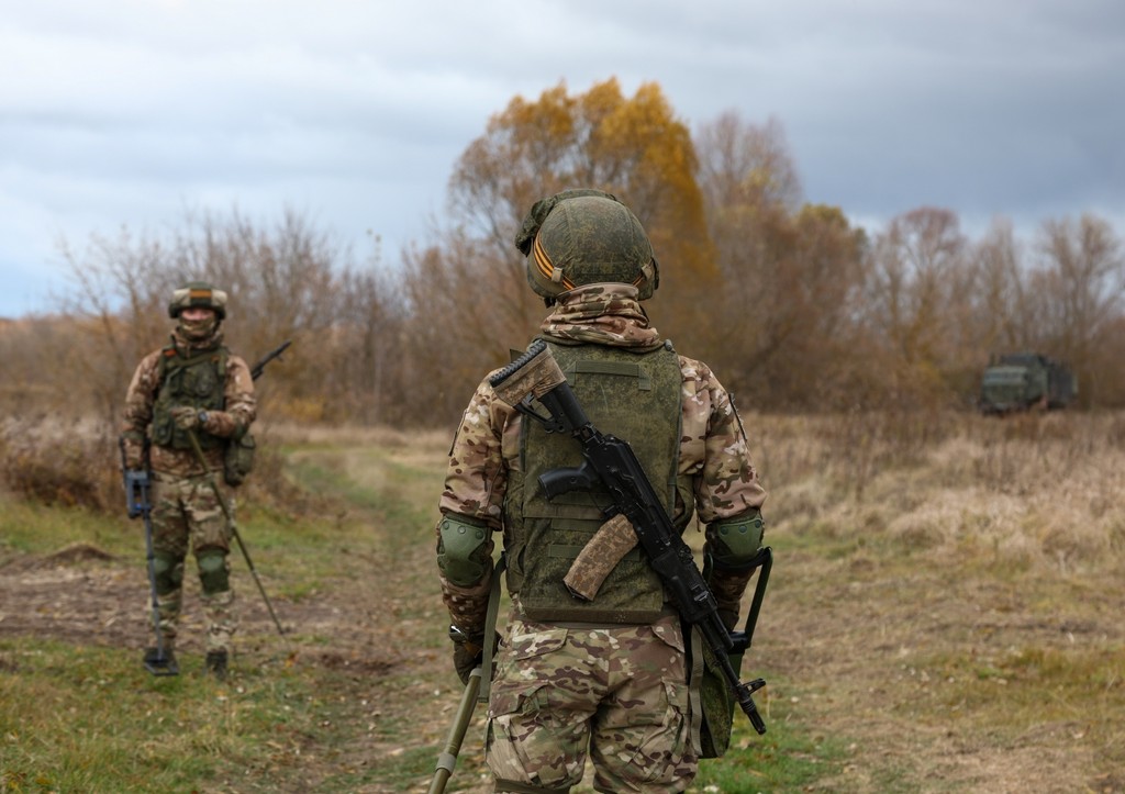 Дрон в белье, сворованные авто, 70 тысяч мин: как ВСУ атакуют РФ 9 апреля