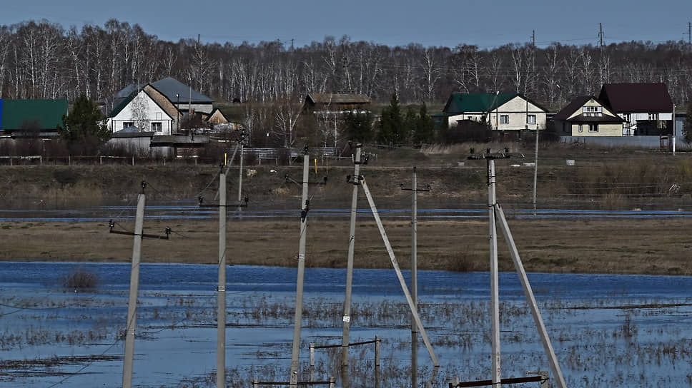 Александр Моор сообщил об усилении мер защиты от паводка на реке Ишим в Тюменской области-0