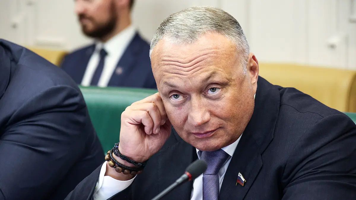 Суд перенес слушание по делу экс-сенатора, обвиняемого в подготовке убийства