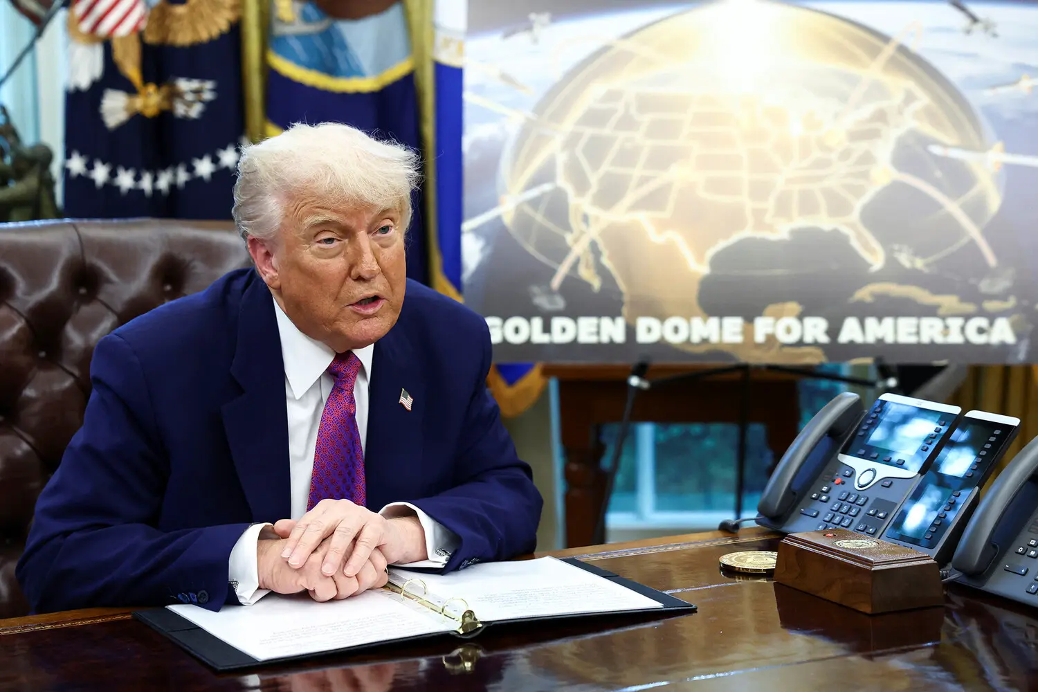 Дональд Трамп и Тим Кук обсуждают новые горизонты для Apple и iPhone-0