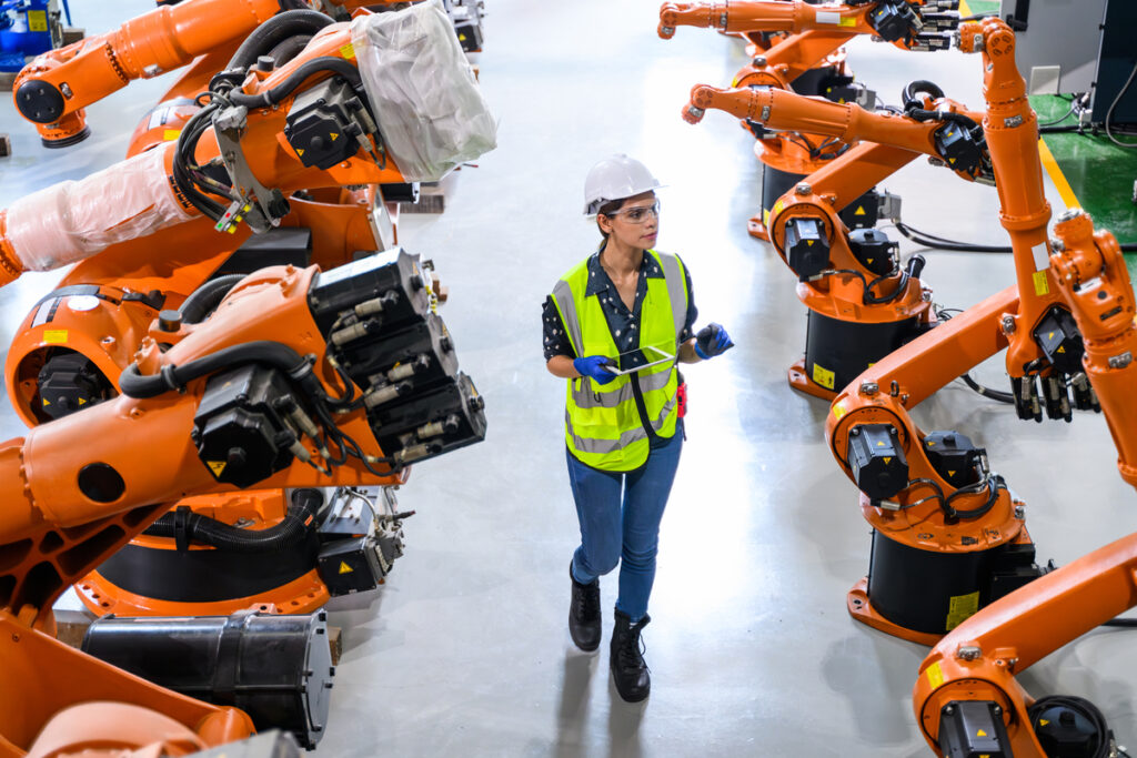 Инженер на работе