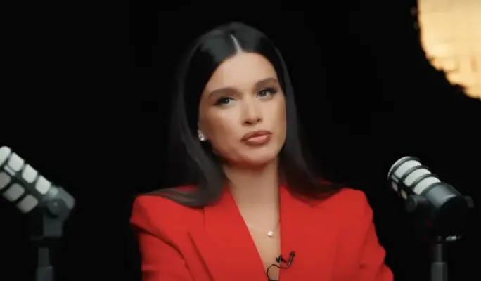 На фоне известия о новом увлечении жениха Бородина покинула Россию