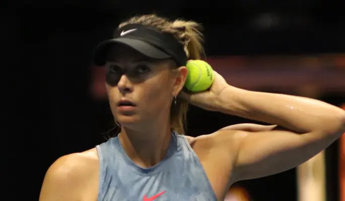 Родившая ребенка Шарапова оказалась обездвижена: Такая слабая