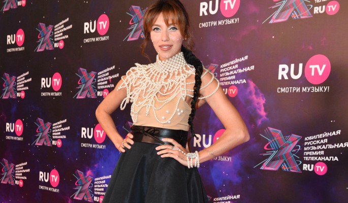 Зачем только что родившая Тодоренко спит на полу