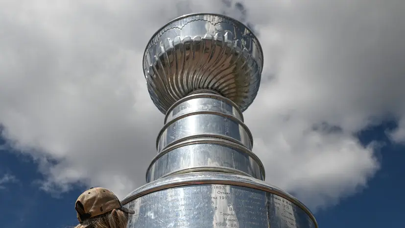 В НХЛ сообщили, что не разрешат привезти Кубок Стэнли в Россию