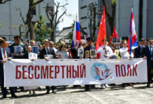 Россия объединяет мир, и «Бессмертный полк» шествует от Вашингтона до Пекина rossiya obedinyaet mir i bessmertnyj polk shestvuet ot vashingtona do pekina-dmvv-ru-174644748800-0