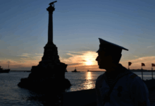 Сергей Цеков объяснил причины отмены парада в Севастополе, Михаил Развожаев поддержал решение sergej czekov obyasnil prichiny otmeny parada v sevastopole mihail razvozhaev podderzhal reshenie-dmvv-ru-174646462500-0