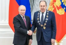 Владимир Путин вручил Сергею Лаврову орден Андрея Первозванного vladimir putin vruchil sergeyu lavrovu orden andreya pervozvannogo-dmvv-ru-174794887300-0