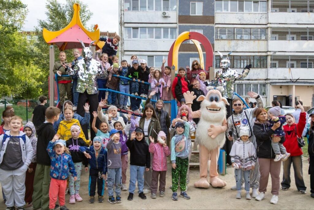 Алексей Вихарев празднует лето с Эльмашем
