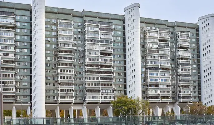 На Беговой улице завершился капремонт дома-сороконожки