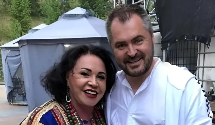 Позвавший Бабкину замуж Евгений Гор всех приглашает в кафе: Придете?