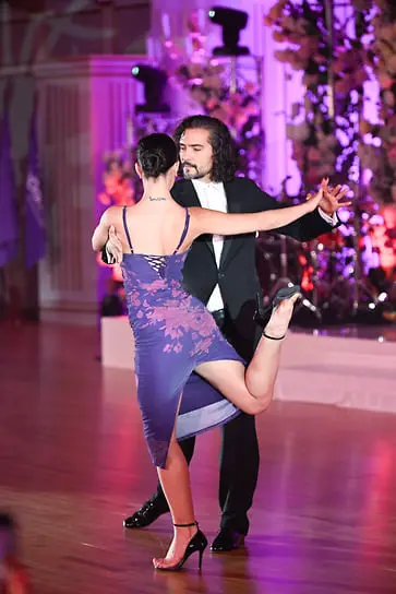 Тангеро пара, аргентинские танцовщики и преподаватели Родриго Паласиос и Индира Яшес.