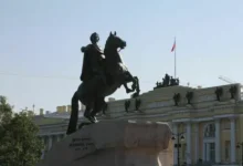 pavel krupnik i aleksandr ivahnov obsuzhdayut sudbu konnyh progulok v sanktpeterburge-dmvv-ru-0