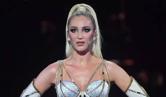 "Ей помогают доктора": истерзанную Бузову утыкали иголками