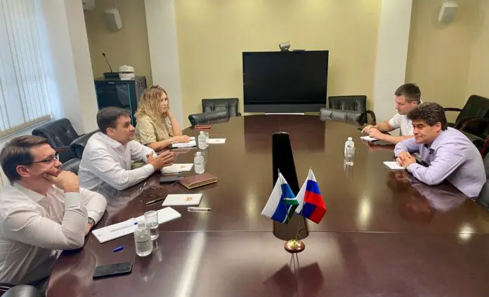 Денис Паслер, Андрей Цыкун и Александр Высокинский面对新的挑战 в Свердловской области-0