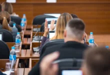 dzhambulat tekiev i vyacheslav kvon otkryvayut novye vozmozhnosti dlya deputatov er v primore-dmvv-ru-0
